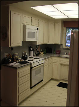 Kitchen Before Picture